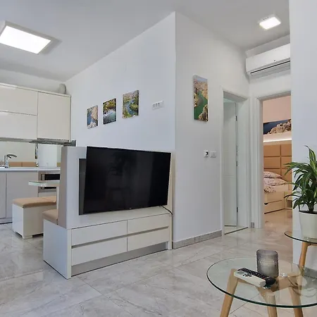 Dalmatia Infinity Apartment